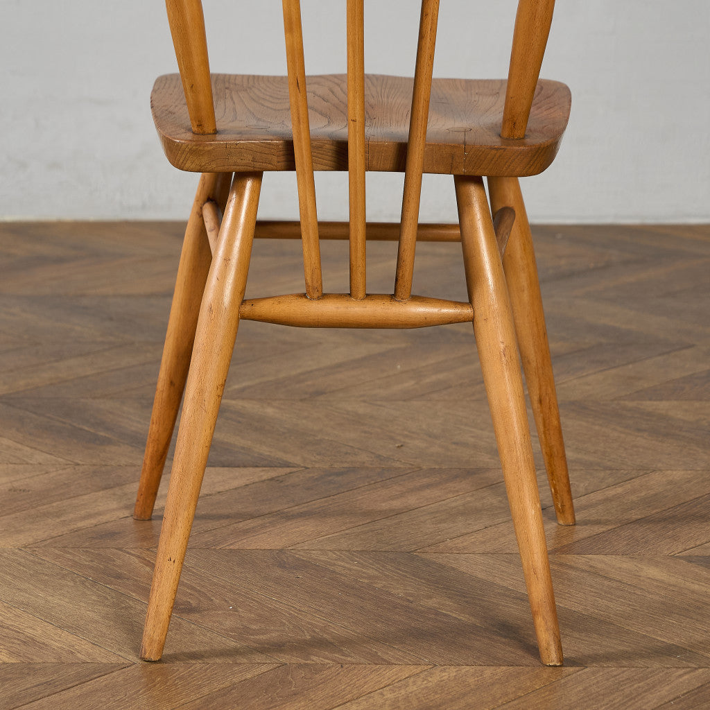 スティックバックチェア