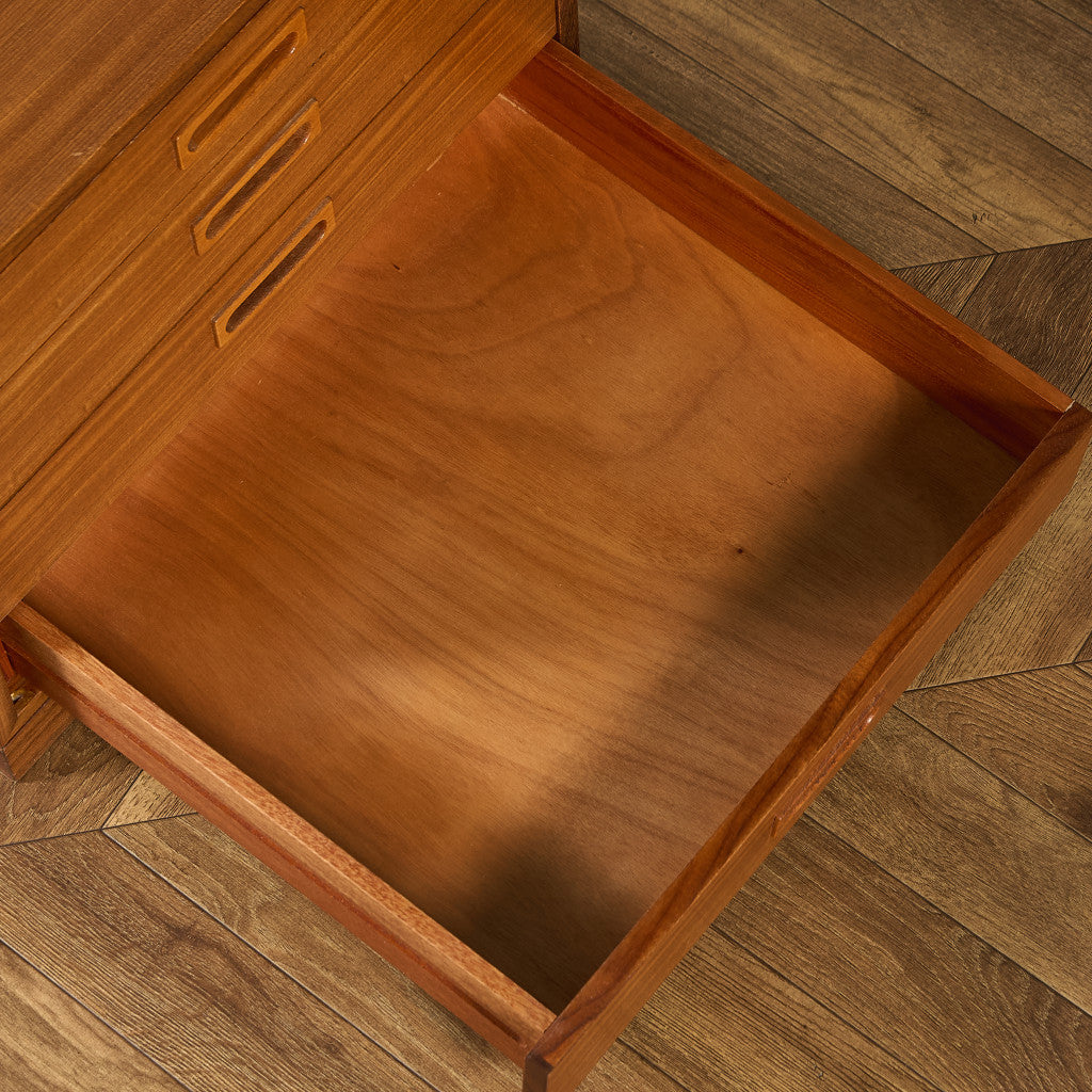 英国 ヴィンテージ 4段 サイドチェスト