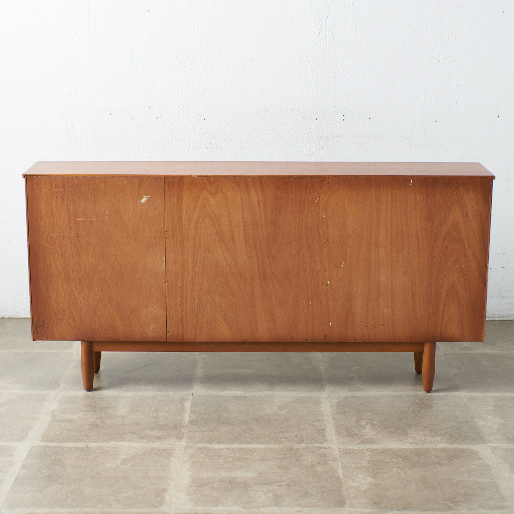 【展示品】ヴィンテージ　ガラスキャビネット 細身の珍しいサイズ ガラス扉キャビネット 64573 アンティーク家具