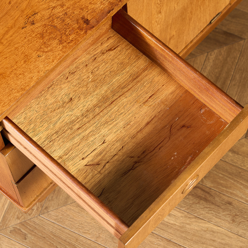 イギリス ヴィンテージ サイドボード