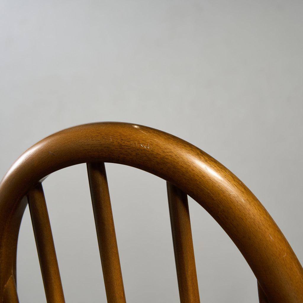 ヴィンテージ クエーカー アームチェア ラウンドゴールドラベル