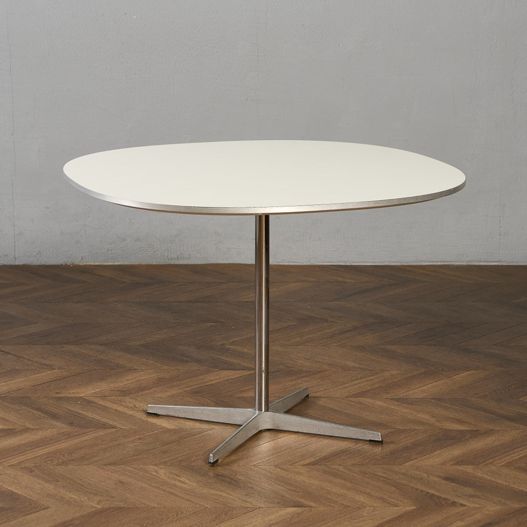 フリッツ・ハンセン Fritz Hansen A603 Super-circular Table スーパー