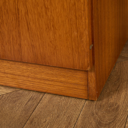 英国 ヴィンテージ キャビネット