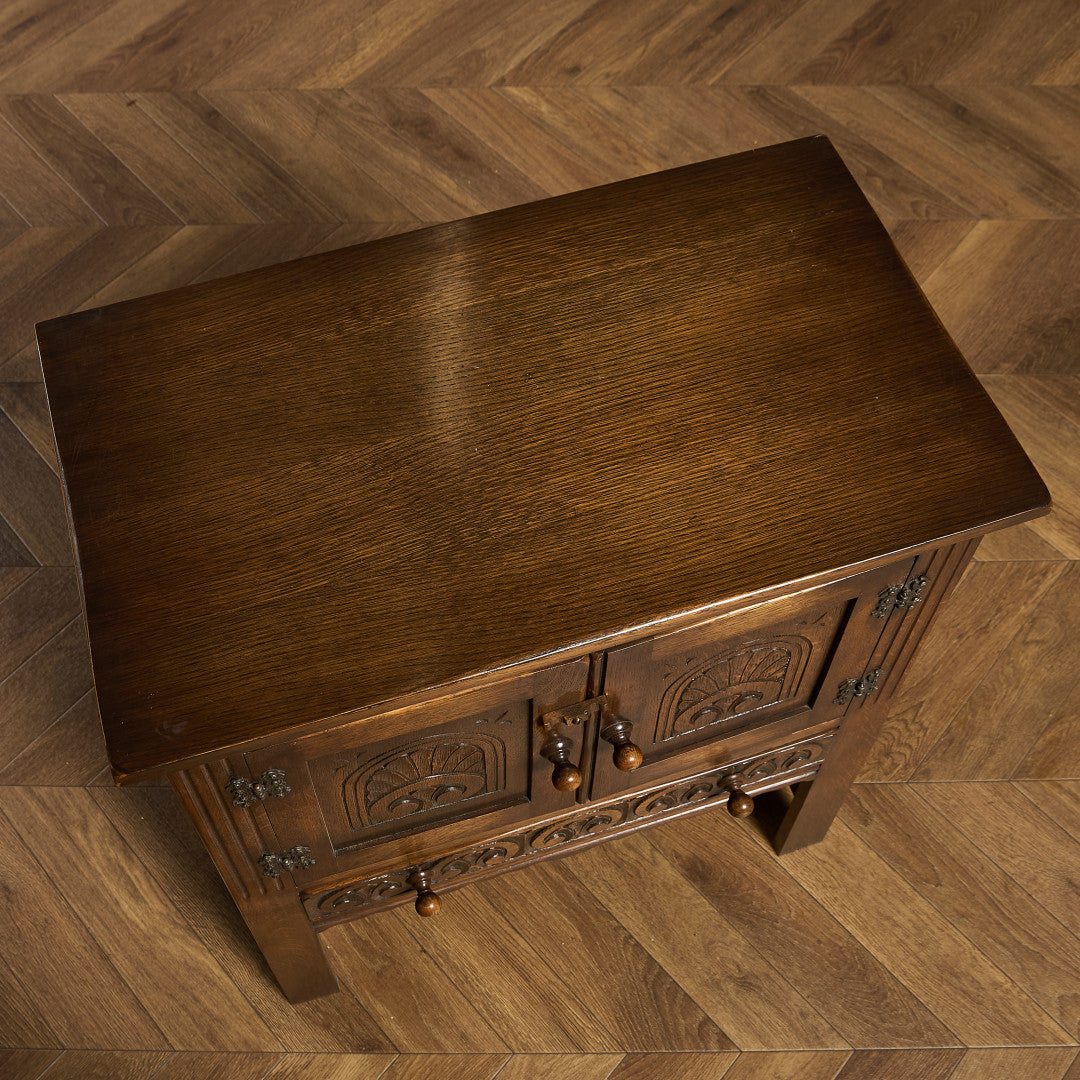 英国 クラシック オーク サイド キャビネット