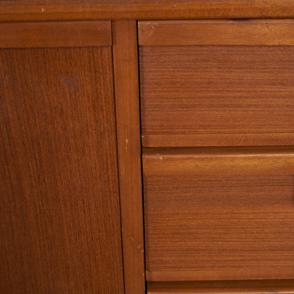 イギリスヴィンテージ サイドボード / カップボード