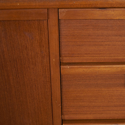 イギリスヴィンテージ サイドボード / カップボード