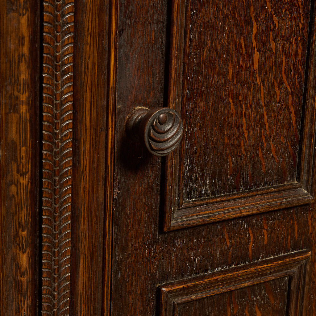 英国 クラシック コートカップボード