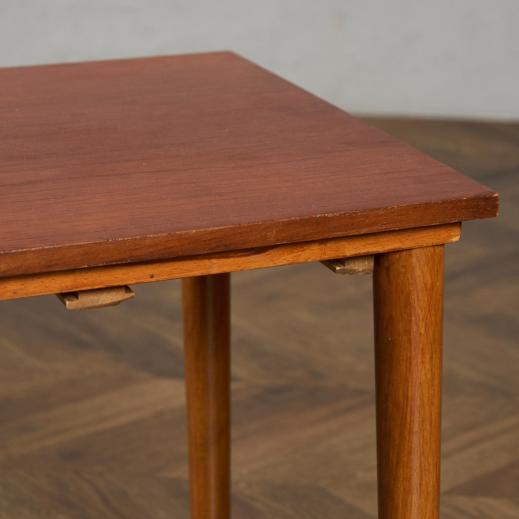 Novy Domov ヴィンテージ ネストテーブル