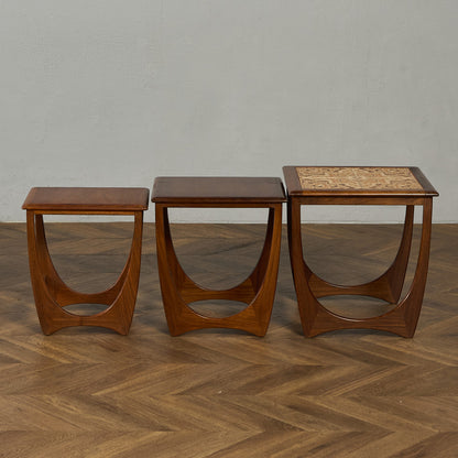 Astro ヴィンテージ タイルトップ ネストテーブル (3552D)