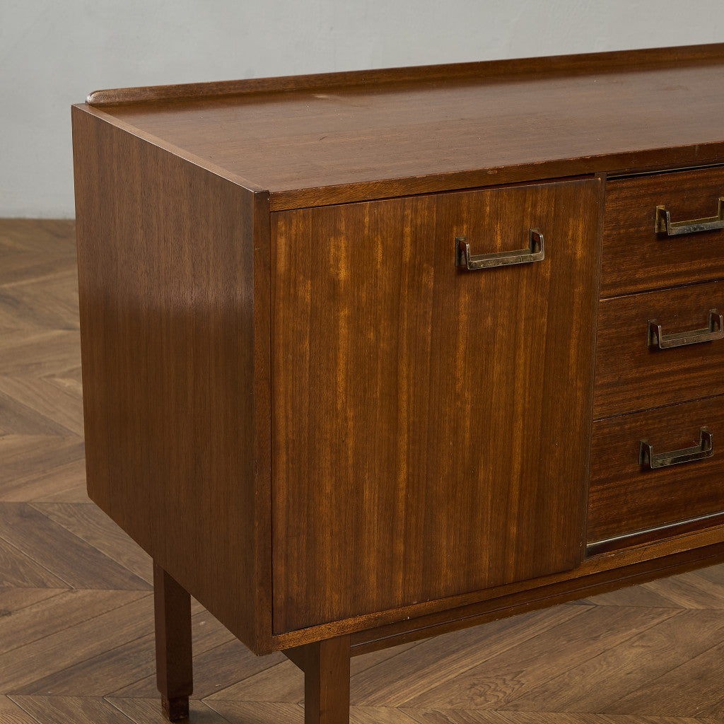 Brass-fitted Tola  ヴィンテージ サイドボード (4005)