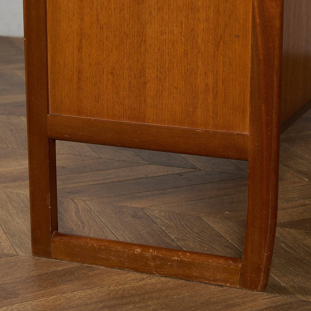 イギリスヴィンテージ サイドボード