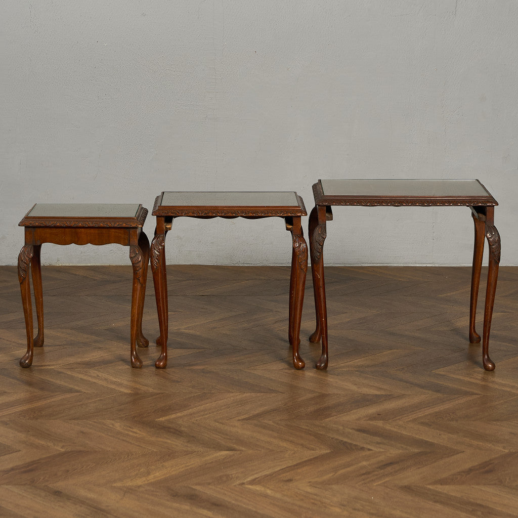 英国　クラシック　Bevan Funnell社 ネストテーブル 英国 クラシック Bevan Funnell社 ネストテーブル