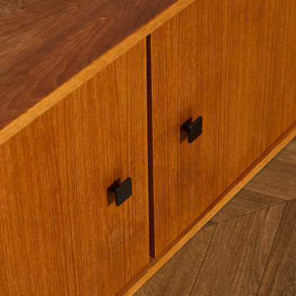 ヨーロッパ ヴィンテージ キャビネット