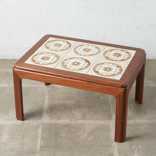 タイルトップ コーヒーテーブル