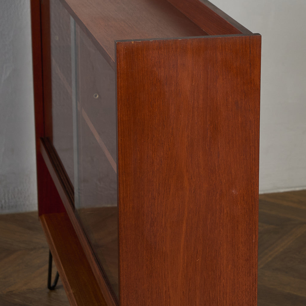 英国 ヴィンテージ ガラス キャビネット カスタム アイアン ヘアピンレッグ