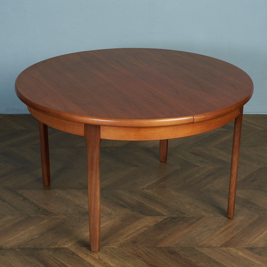 Elliotts Of Newbury Extendable Round Dining Table #84697