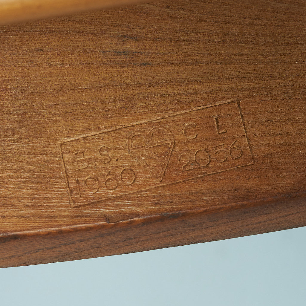 スティックバックチェア