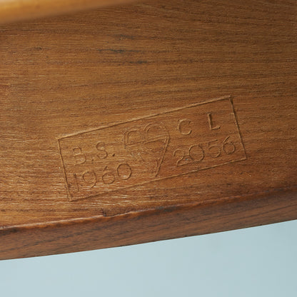 スティックバックチェア