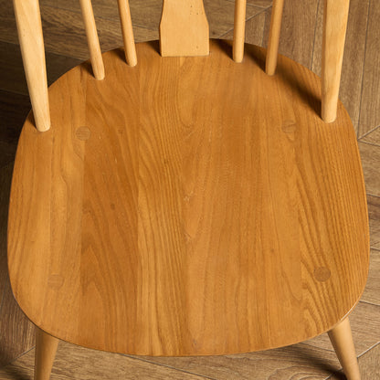 スワンバックチェア ラウンドメタルラベル