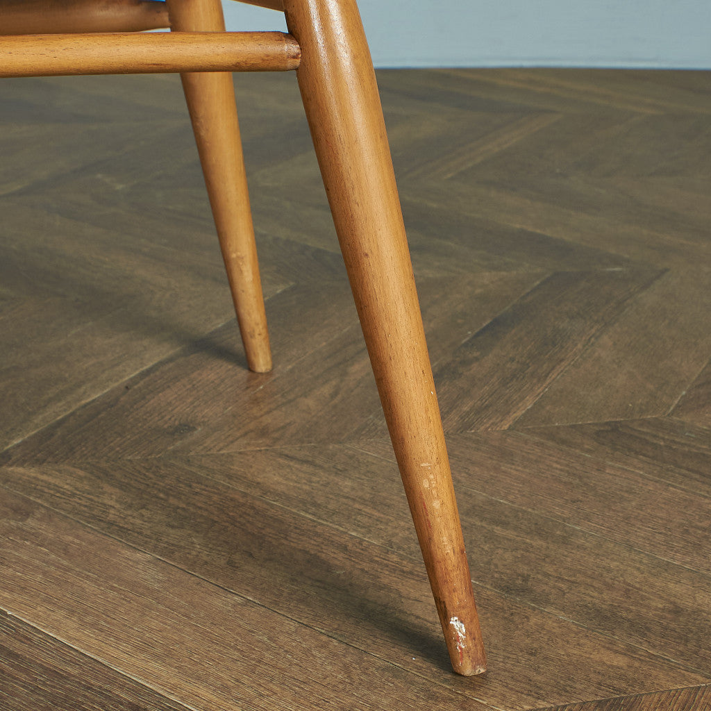 スティックバックチェア