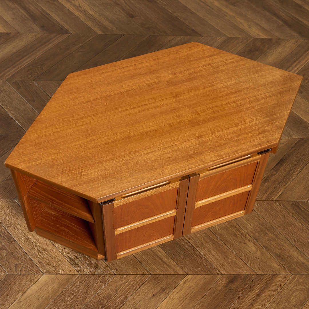 ヴィンテージ コーナー AVボード