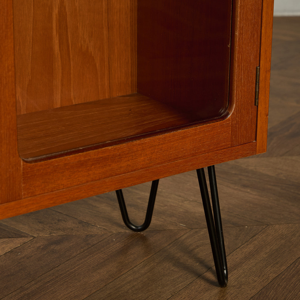 Fresco ガラス ブックケース カスタム アイアン ヘアピンレッグ