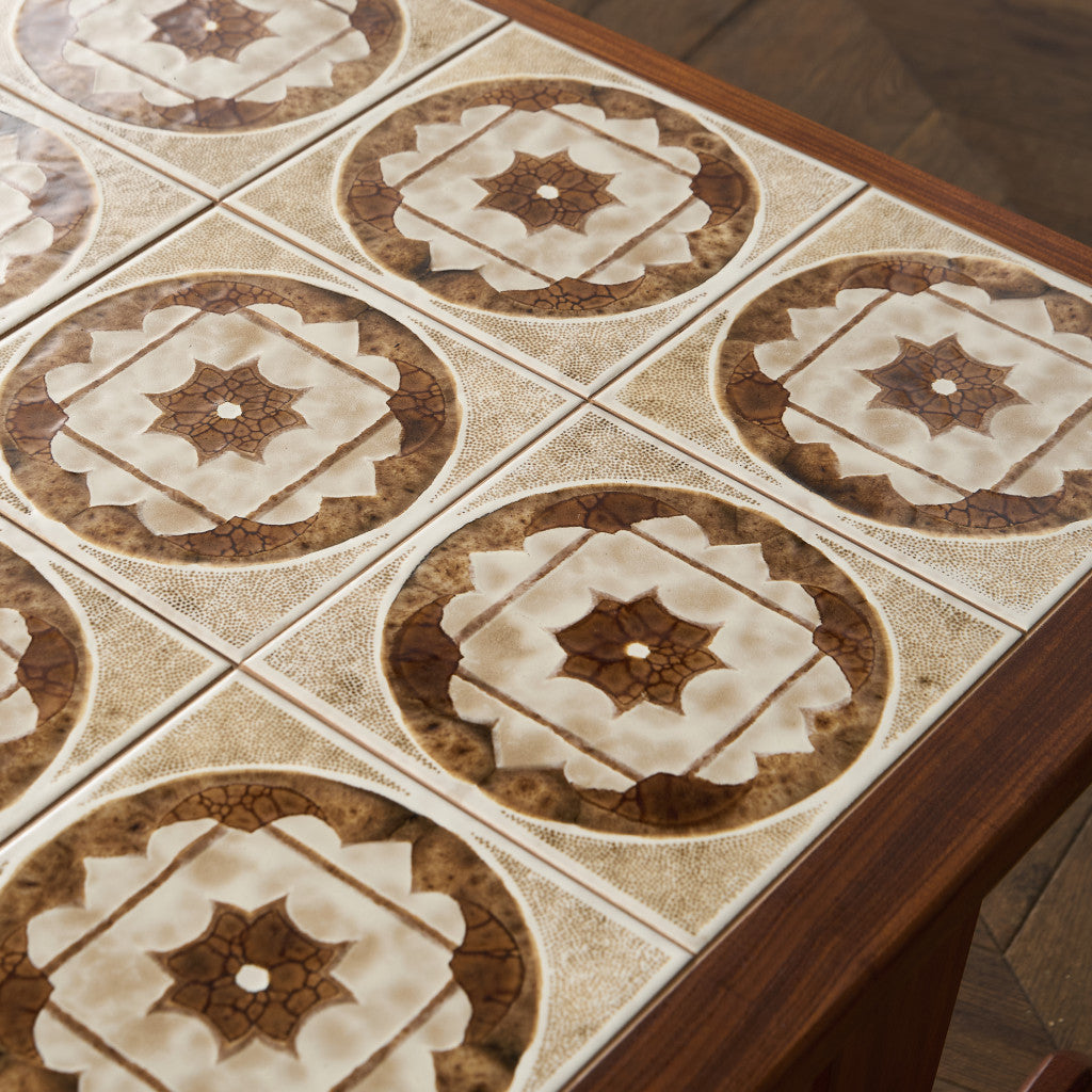 タイルトップ コーヒーテーブル