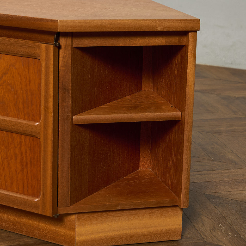 ヴィンテージ コーナー AVボード