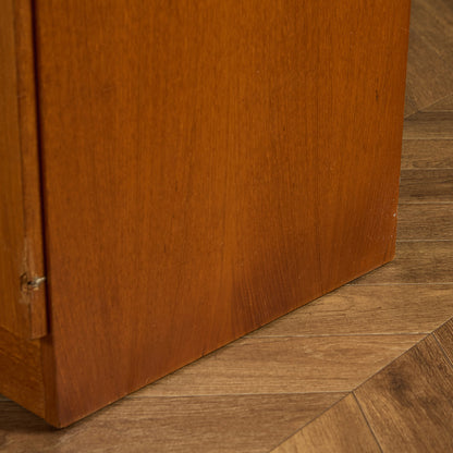 英国 ヴィンテージ キャビネット