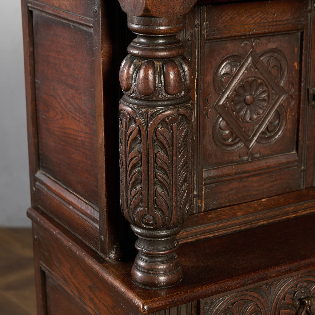 Alfred Allen コートカップボード