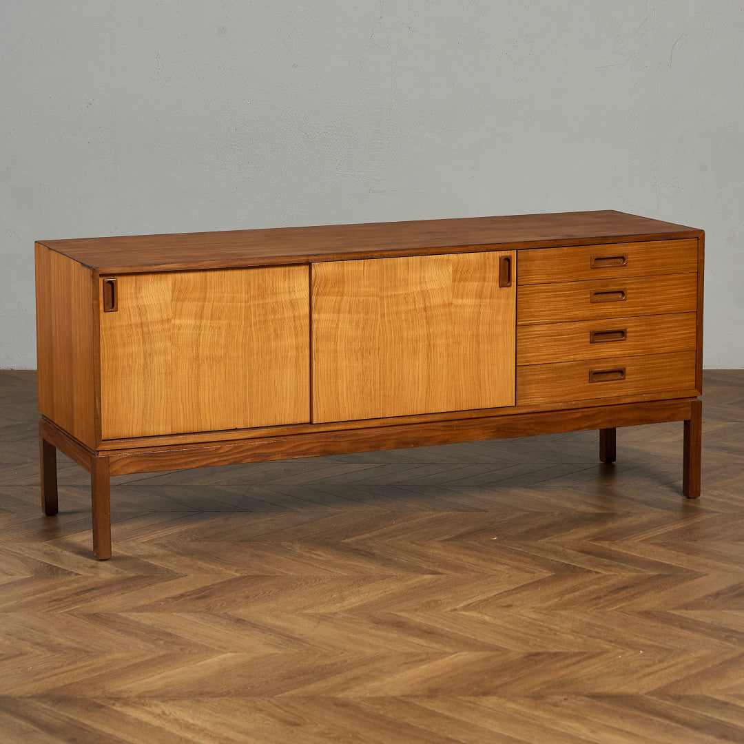 イギリス ヴィンテージ サイドボード