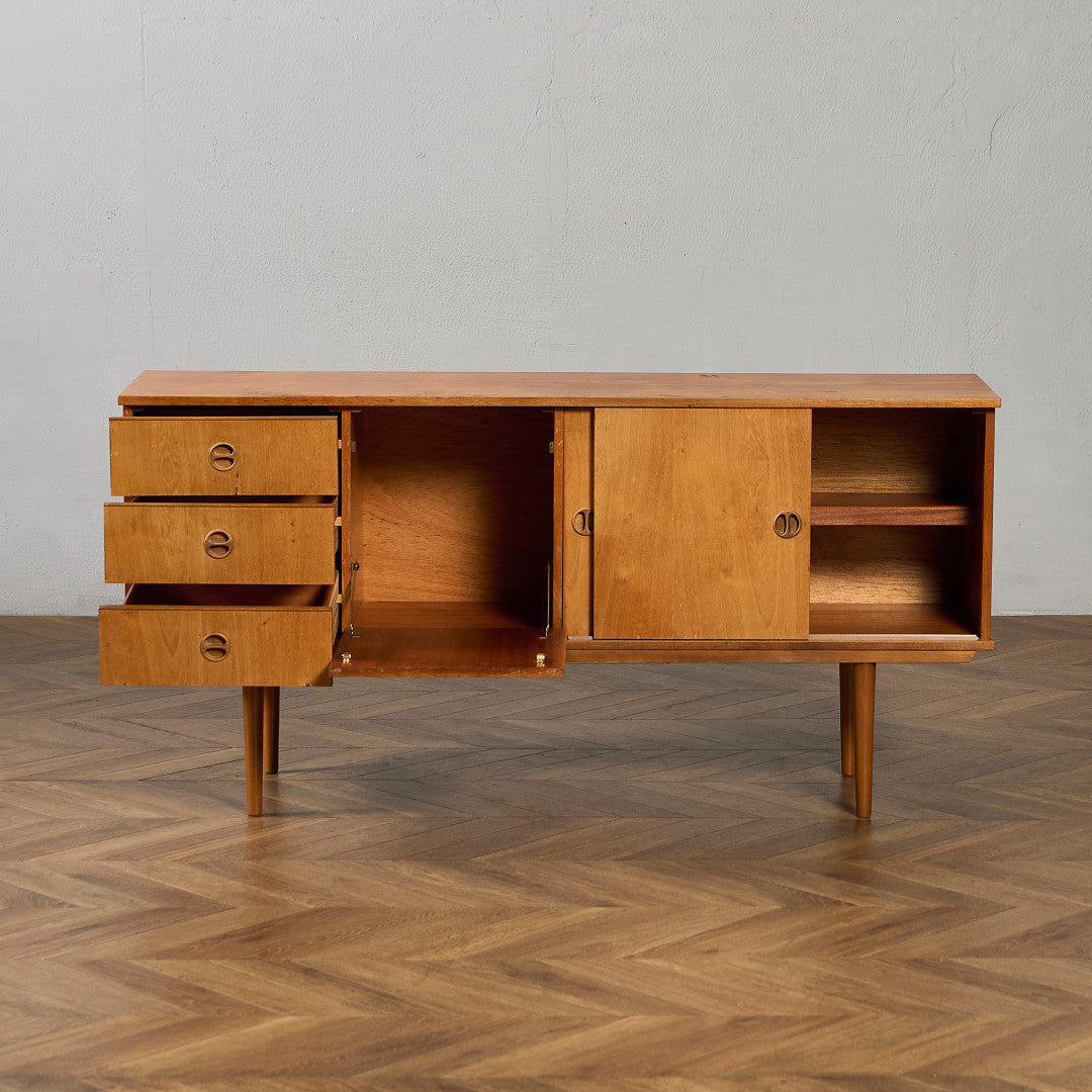 イギリス ヴィンテージ サイドボード