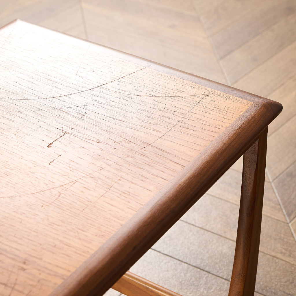 Astro タイルトップ ネストテーブル