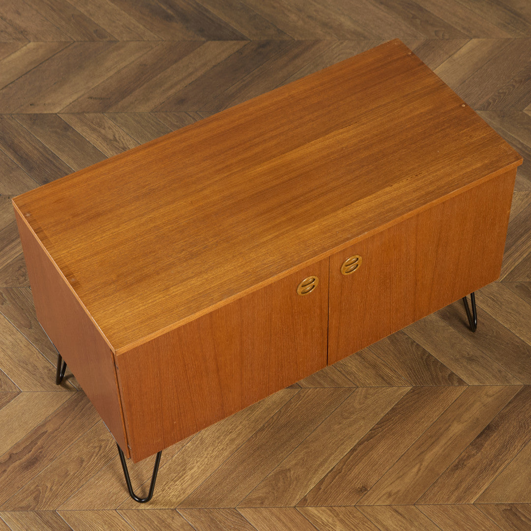 英国 ヴィンテージ キャビネット カスタム アイアン ヘアピンレッグ