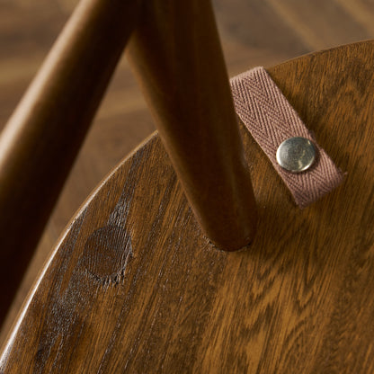 ヴィンテージ スワンバック ロッキングチェア ラウンド型メタルラベル