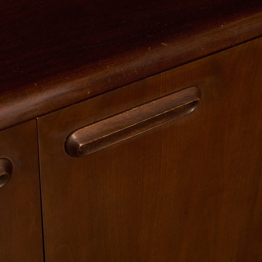 英国 ヴィンテージ カップボード