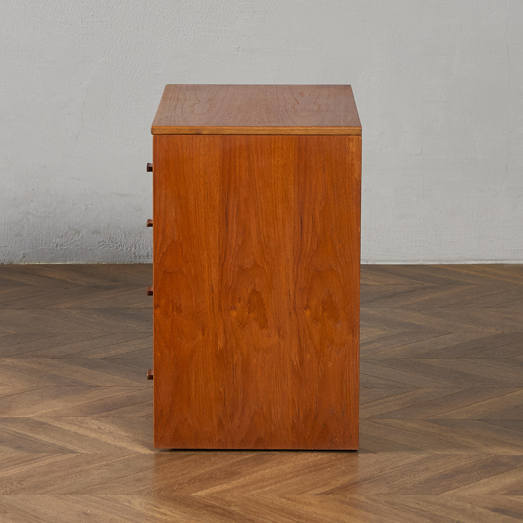 ヴィンテージ 4段 チェスト