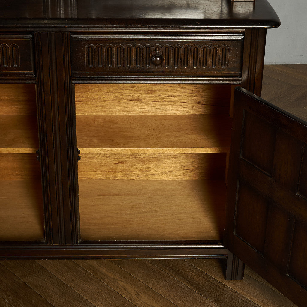 英国 クラシック コートカップボード