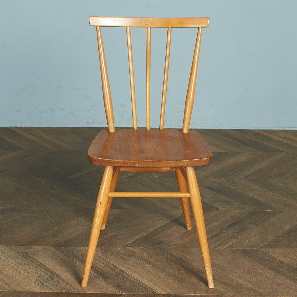 スティックバックチェア