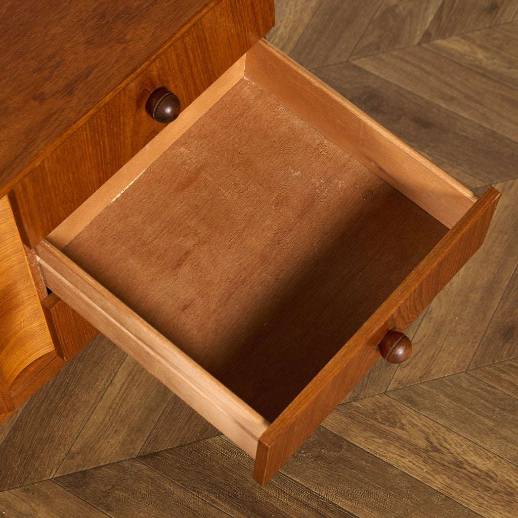 イギリス ヴィンテージ サイドボード