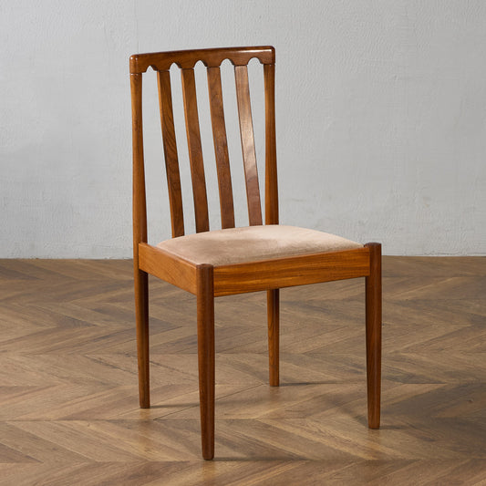 スラットバックチェア