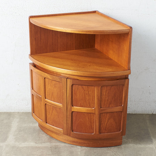 十字扉 ヴィンテージ コーナーキャビネット