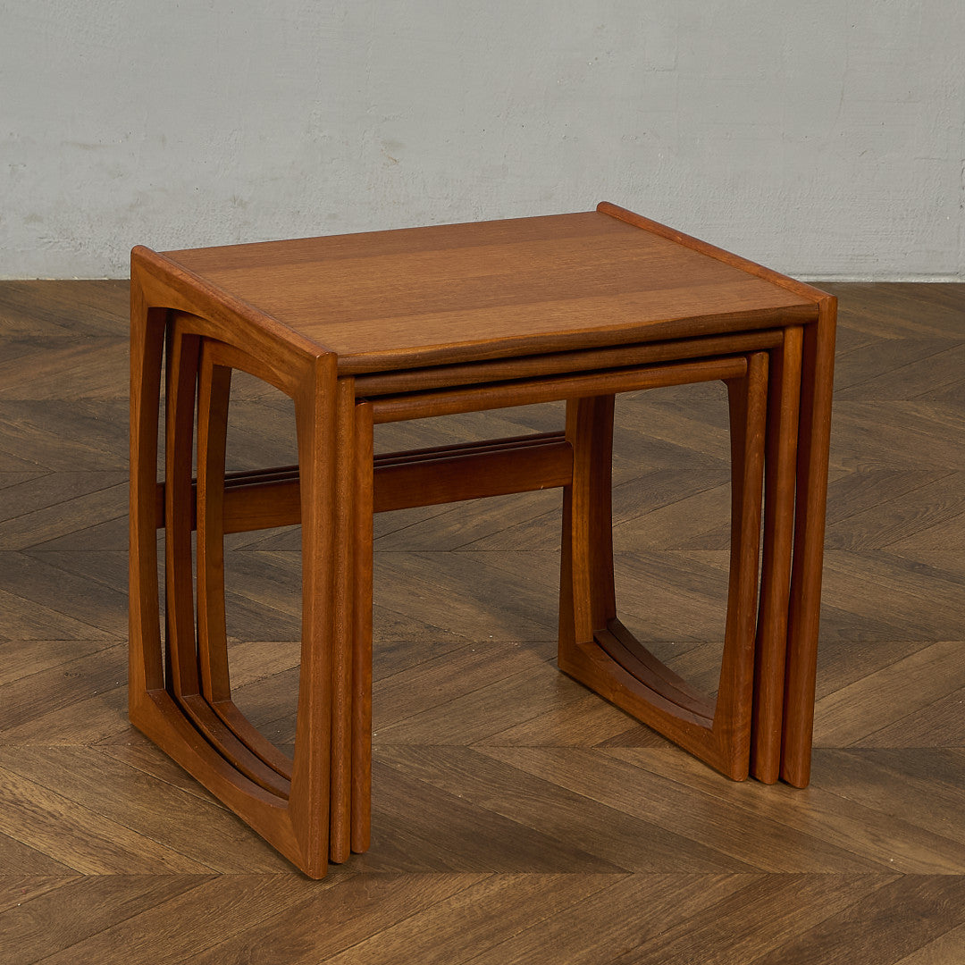 Quadrille ヴィンテージ ネストテーブル