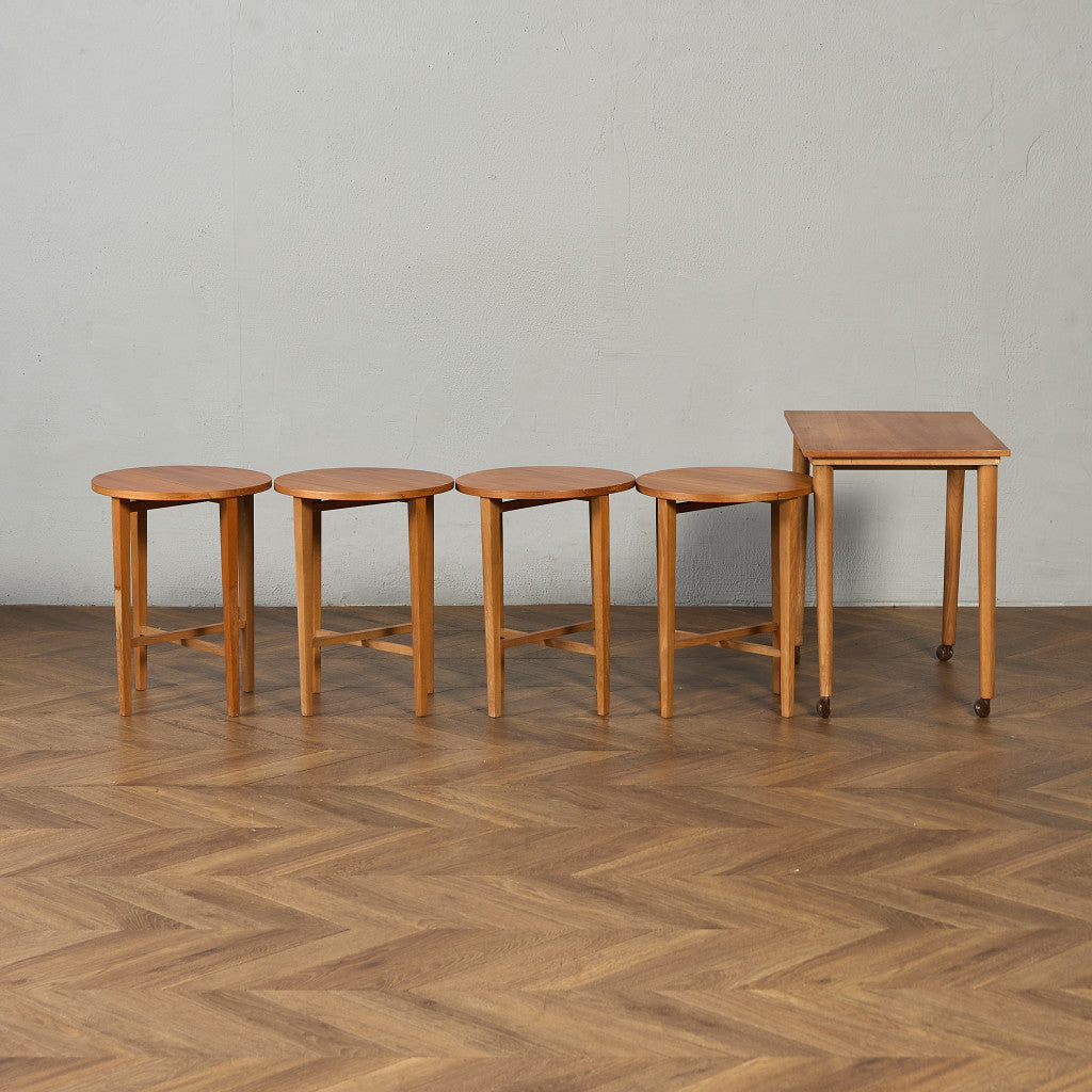 Novy Domov ヴィンテージ ネストテーブル