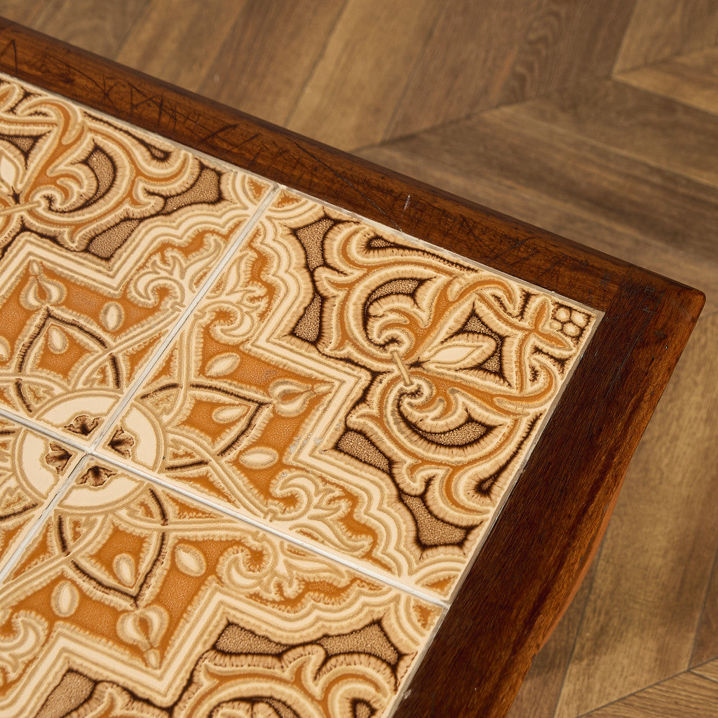 Astro タイルトップ ネストテーブル