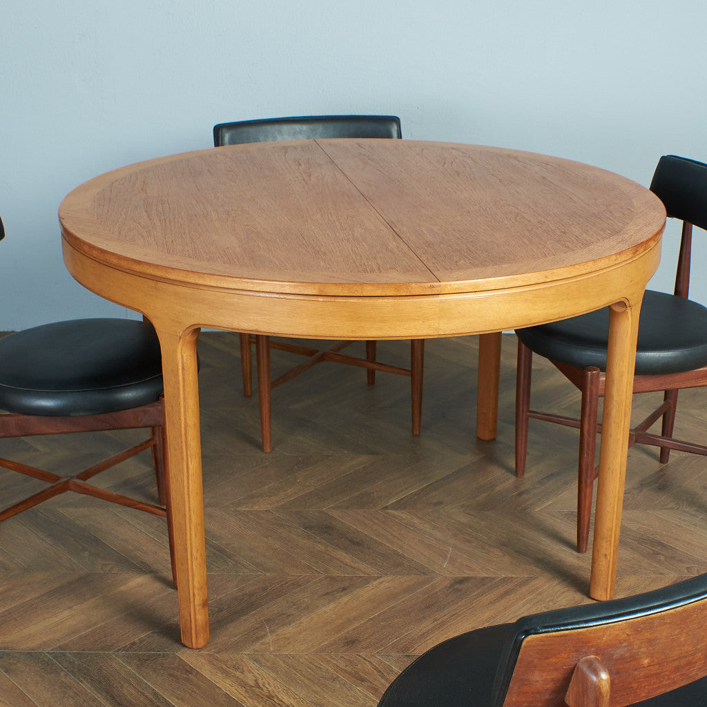 Nathan Extendable Round Dining Table #74379