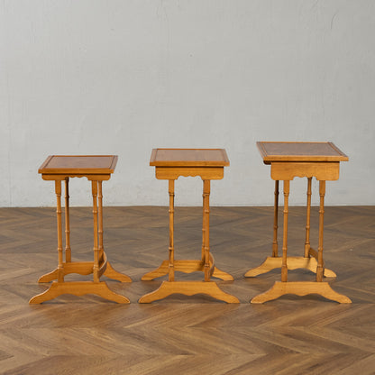 英国 クラシック イチイ ネストテーブル #95461