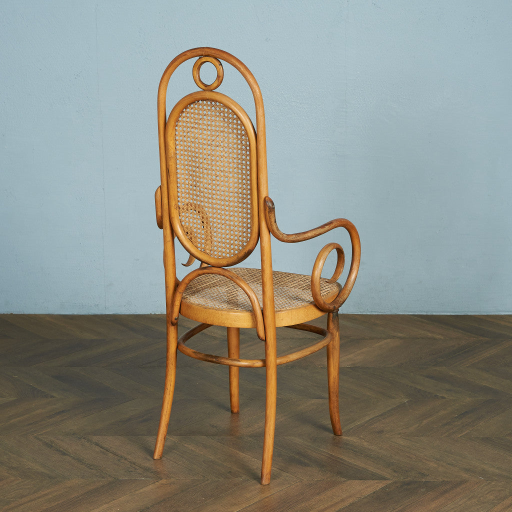 トーネット Thonet 籐張り ベントウッドアームチェア (207 トーネット Thonet 籐張り ベントウッドアームチェア (207