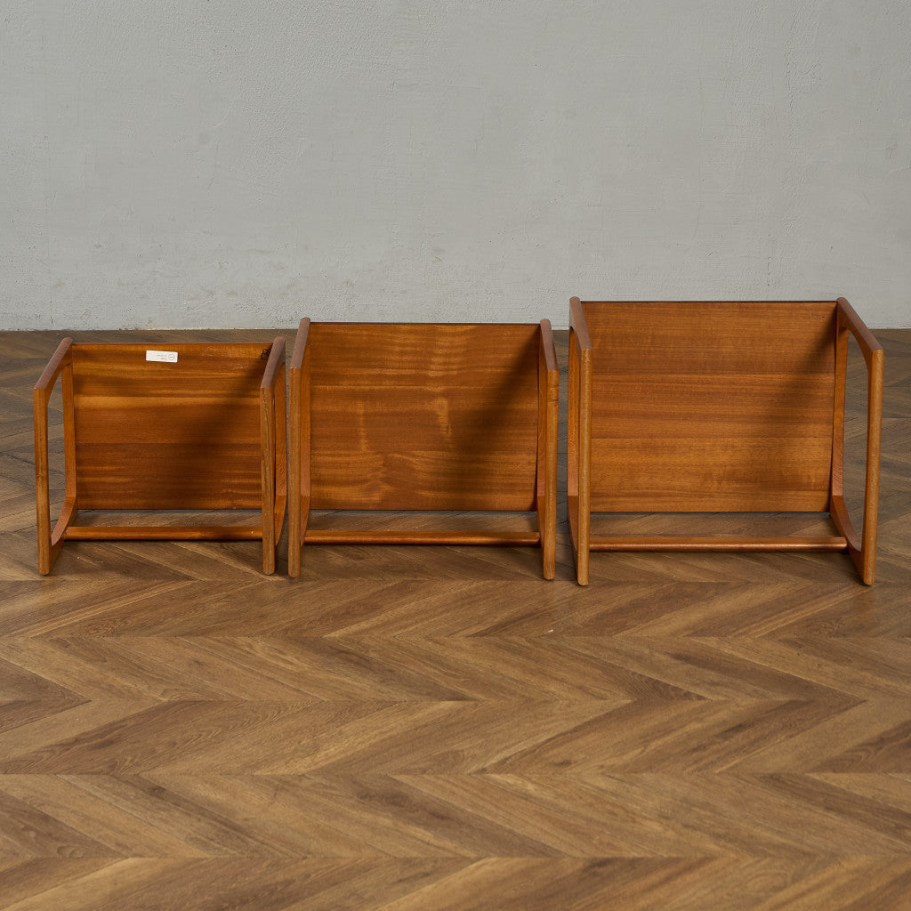 Quadrille ヴィンテージ ネストテーブル