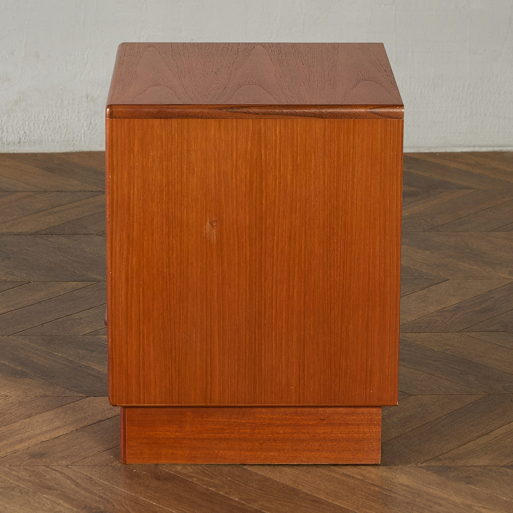 Fresco ナイトテーブル